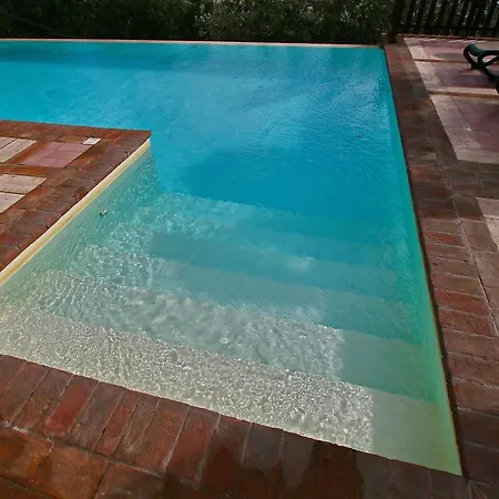 بيت للعطل Countryside Holiday With Jacuzzi In *