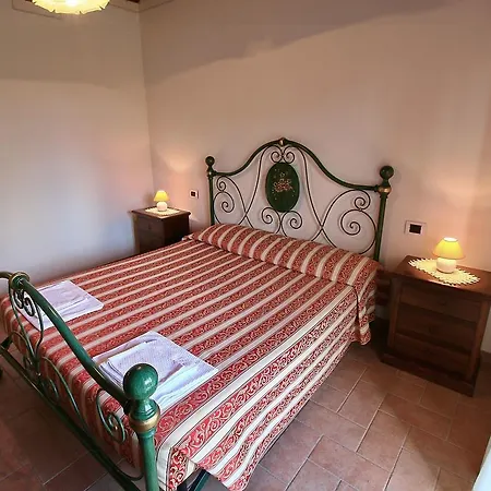 Countryside Holiday With Jacuzzi In *